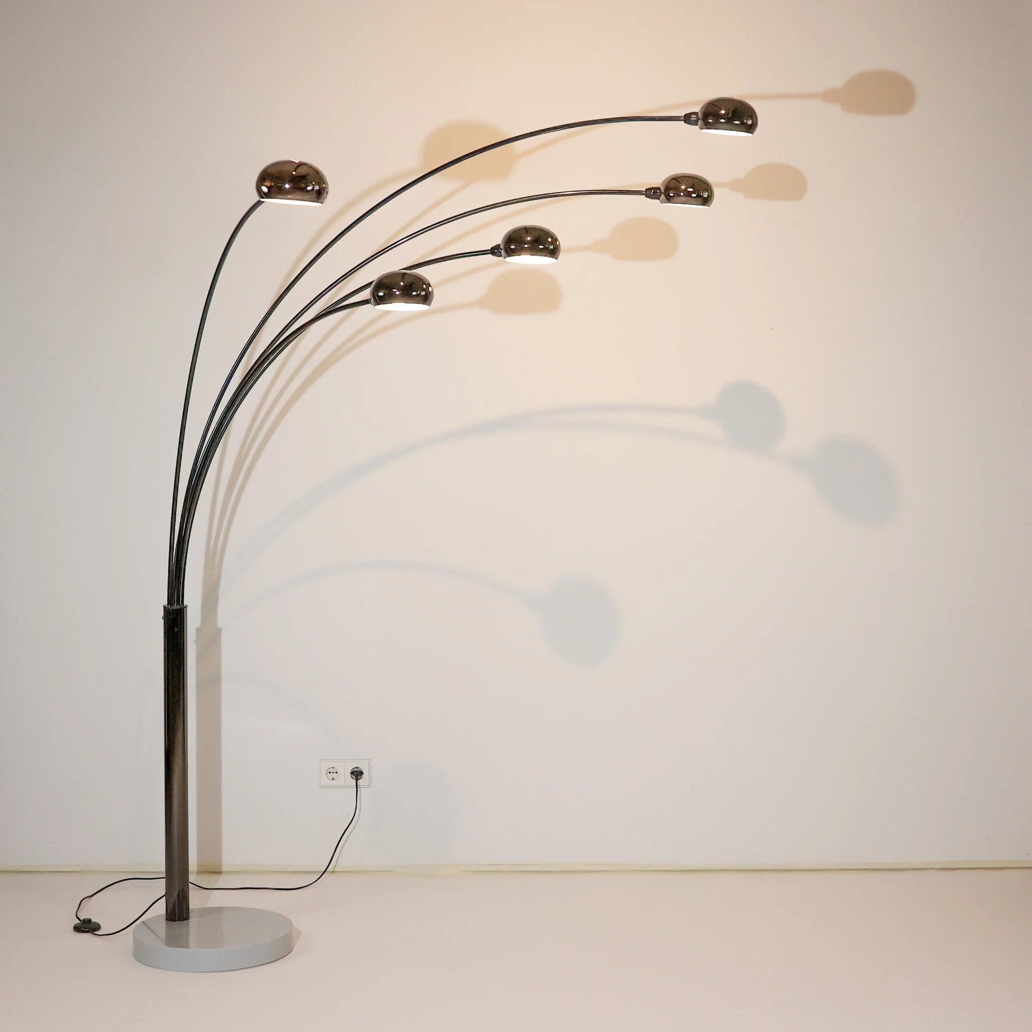FLOOR LAMPS