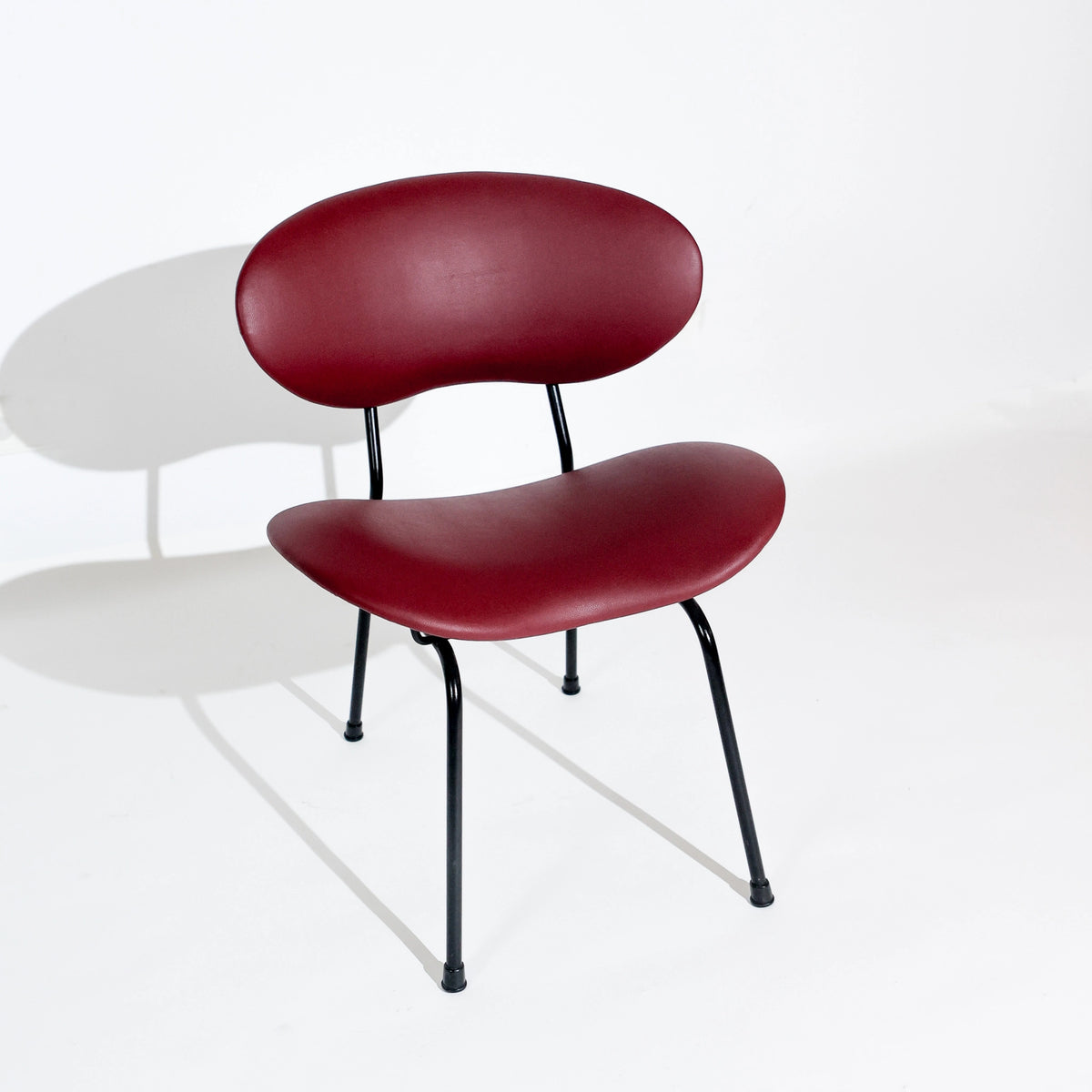Silla Vintage de Gastone Rinaldi para Rima, Estructura Lacada en Negro y Tapizado Burdeos, Italia, Años 50