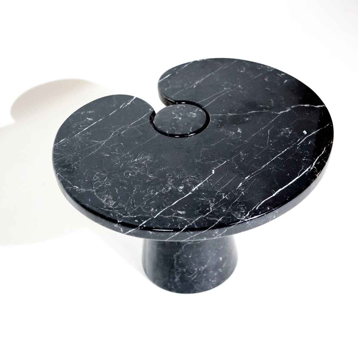 Mesa de pedestal vintage de mármol negro Marquina, serie Eros de Angelo Mangiarotti para Skipper, Italia, 1970