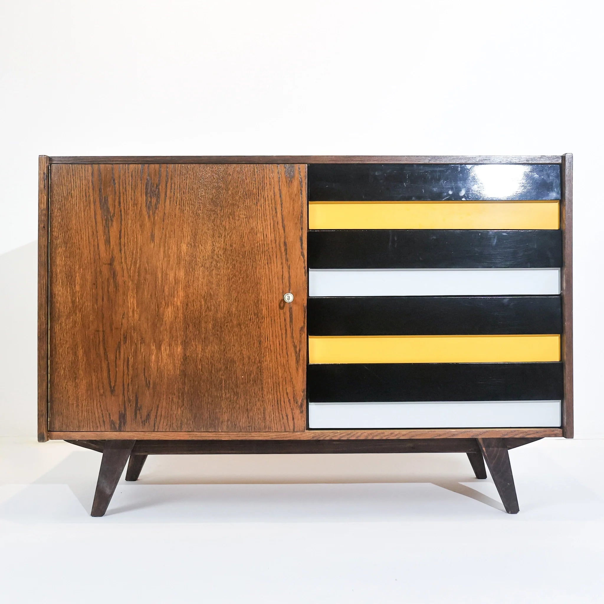 CABINETS AND CHESTS OF DRAWERS