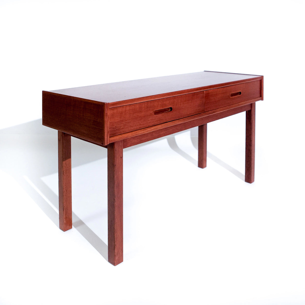 Pequeña mesa consola escandinava de teca de mediados de siglo, años 60