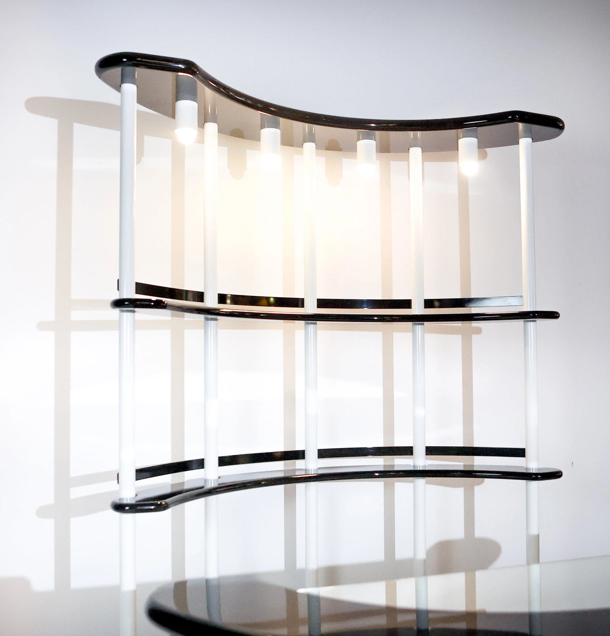 Mueble Bar Vintage de Guzzini para Stilglass Donati, Negro y Blanco, Italia, Años 70