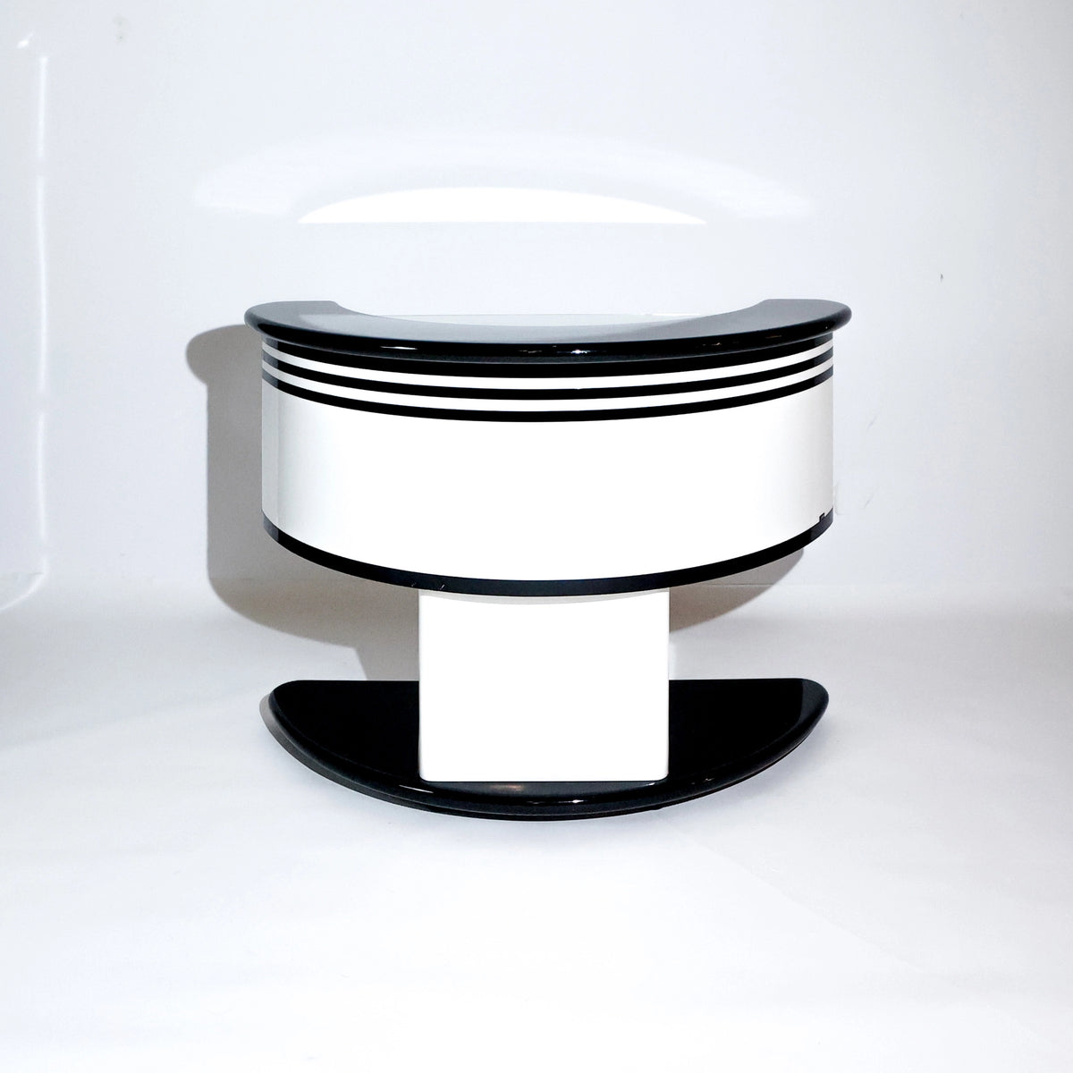 Mueble Bar Vintage de Guzzini para Stilglass Donati, Negro y Blanco, Italia, Años 70