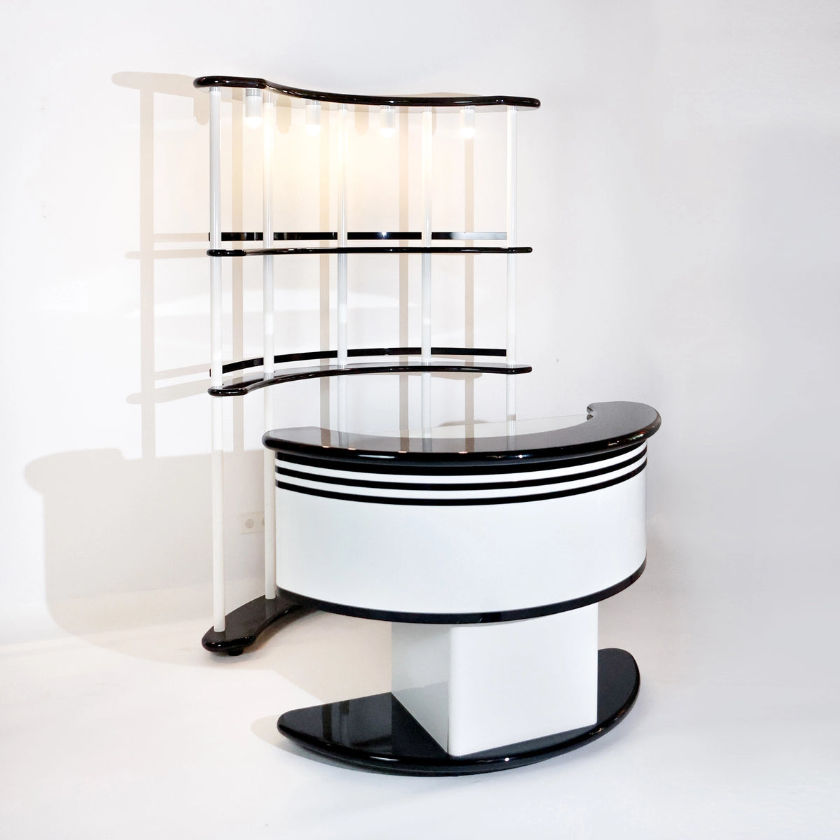 Mueble Bar Vintage de Guzzini para Stilglass Donati, Negro y Blanco, Italia, Años 70