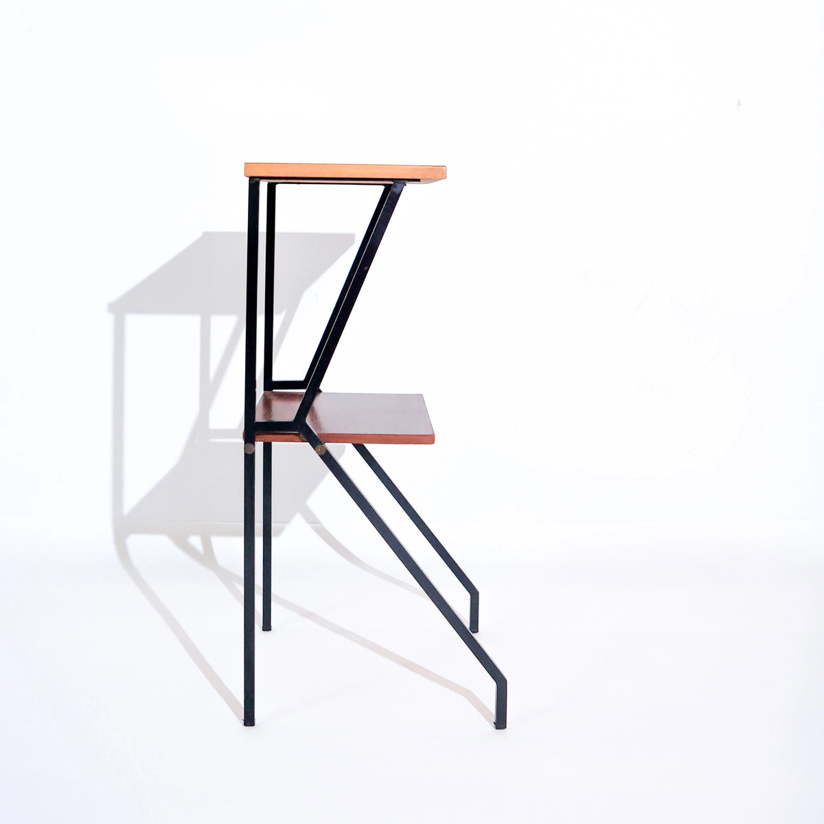 Mueble Telefonero Vintage, Dos Baldass, Madera y Estructura de Metal Negro, Italia, Años 60