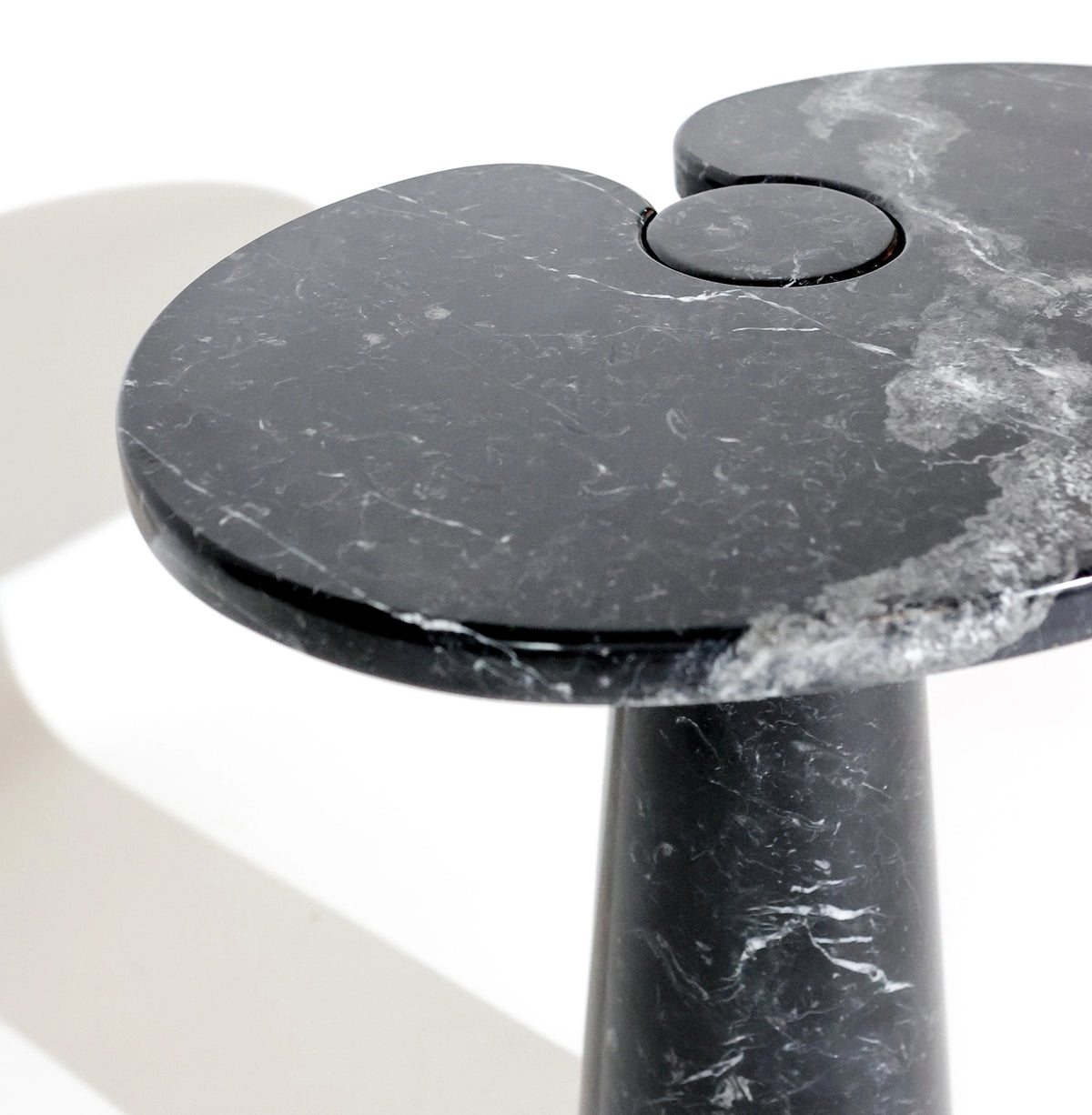 Mesa Auxiliar Vintage Eros de Mármol de Angelo Mangiarotti para Skipper, Marquina Negro, Italia, Años 70